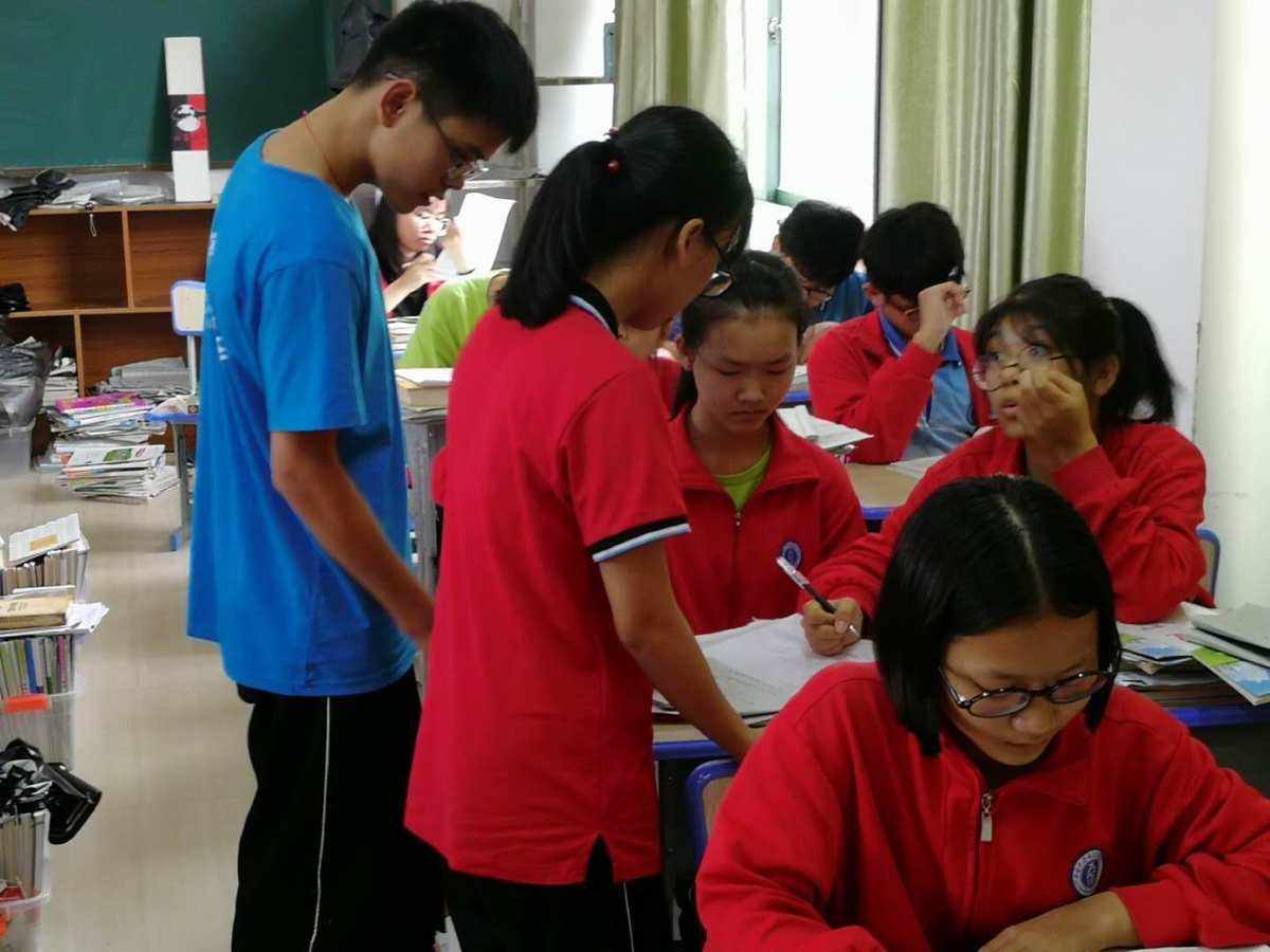 同学互评(同学互评评语200字) 同学互评(同学互评评语200字)